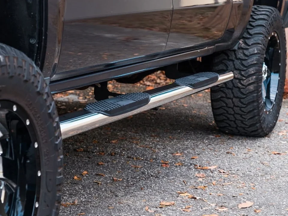 Dining Ionic by RealTruck Pro Series 4 Stainless Oval Nerf Bars Compatible with 2004-2006 Toyota Tundra Double Cab
