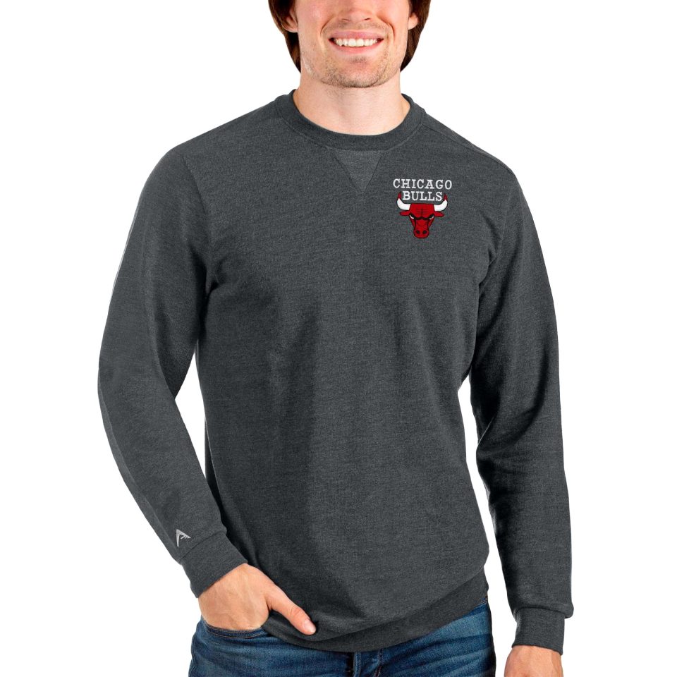 Long-Lasting Men's Antigua Heathered Charcoal Chicago Bulls Reward Crewneck Pullover Sweatshirt